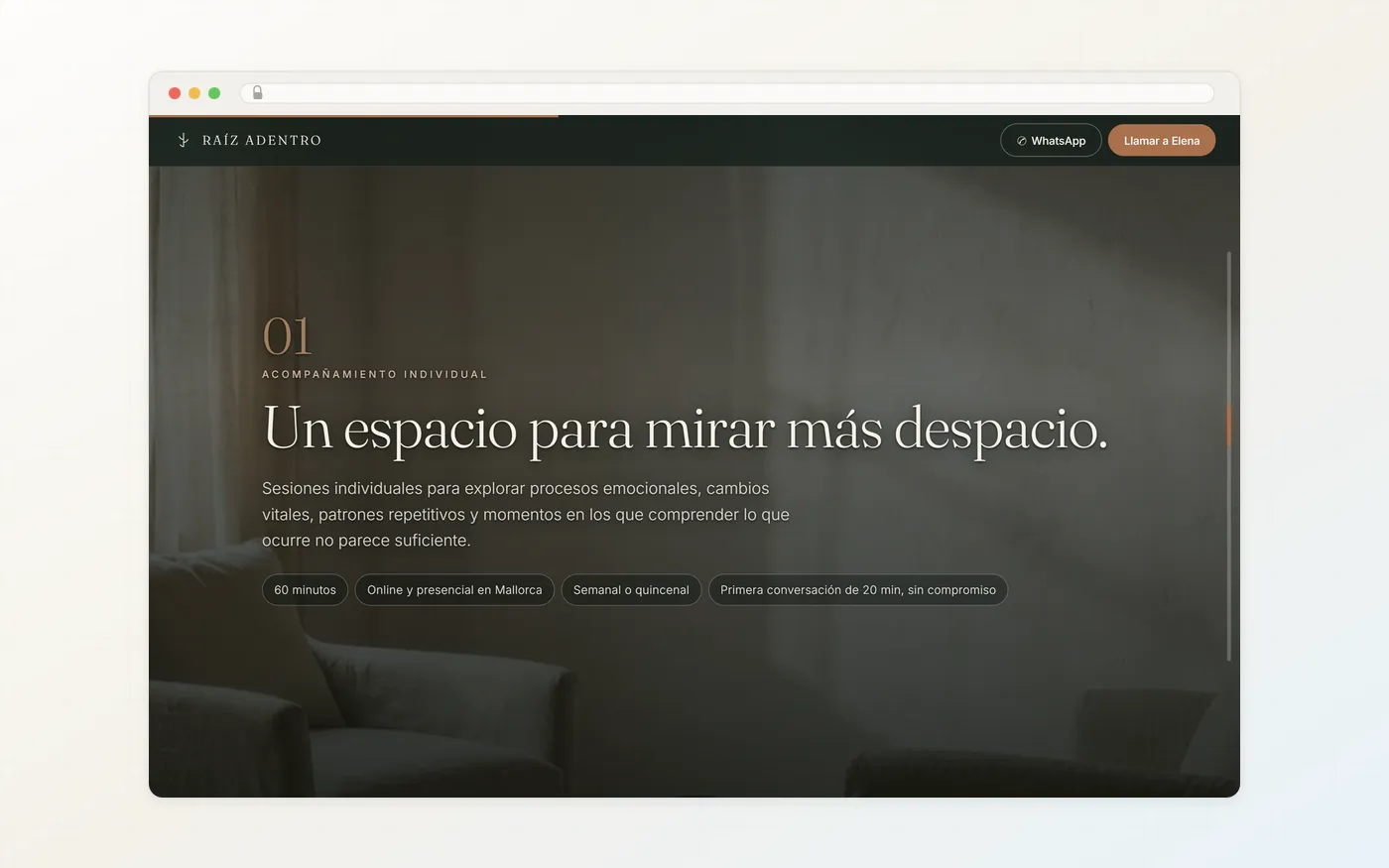 Uno de los planos del recorrido, con el primer servicio sobre una fotografía a pantalla completa